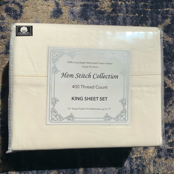 Saks Fifth Avenue Other - NWT Cream King Bedsheet Set